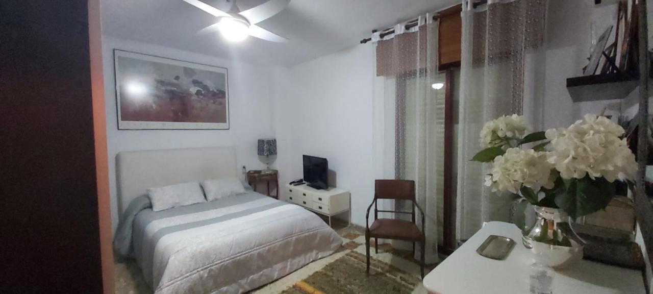 Lola.- Habitacion De Matrimonio, Con Bano Privado Granada Ngoại thất bức ảnh