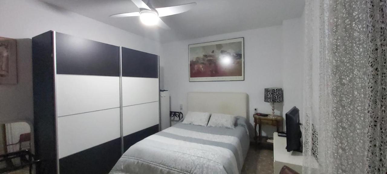 Lola.- Habitacion De Matrimonio, Con Bano Privado Granada Ngoại thất bức ảnh